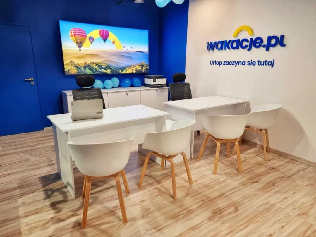 Jakie produkty turystyczne sprzedaje biuro podróży i co warto wiedzieć?