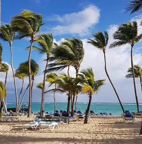 Jak wyglądają wakacje z biurem podróży i co musisz wiedzieć