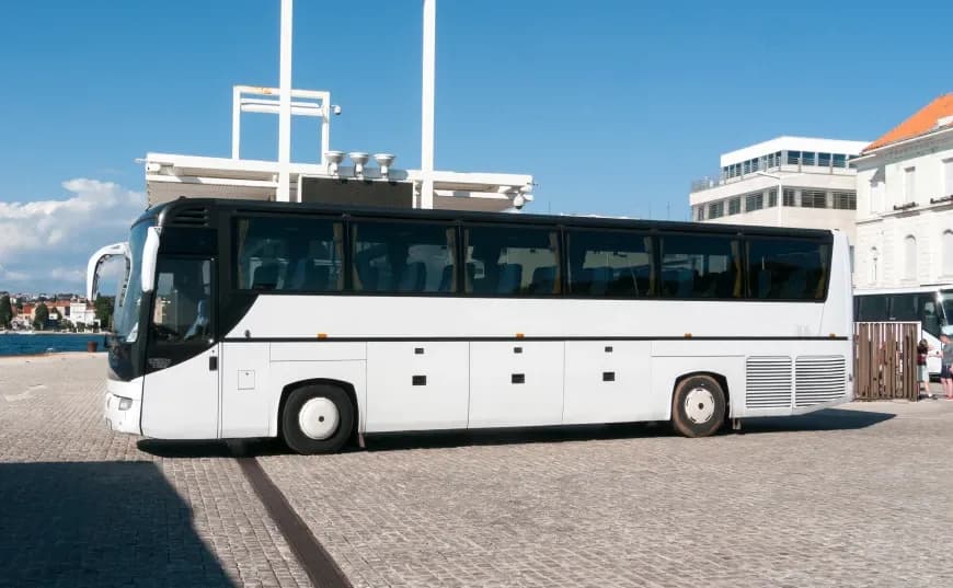 Jak dojechać z lotniska do centrum Zadaru - najtańsze opcje transportu