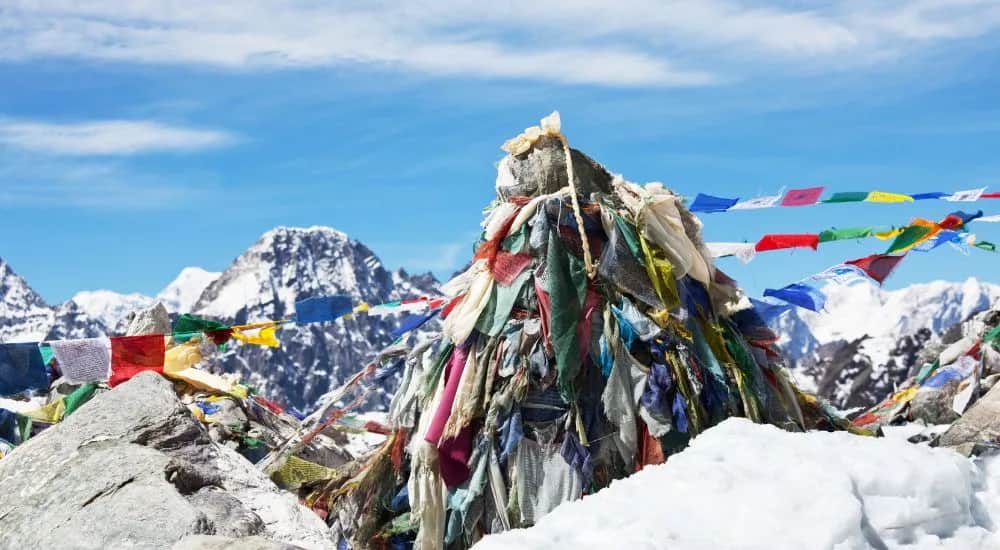 W jakim kraju leży Mount Everest? Odkryj tajemnice tej góry